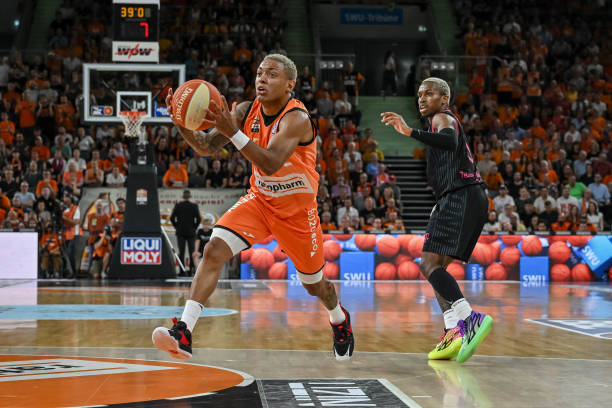 迎来首秀 迎来首秀