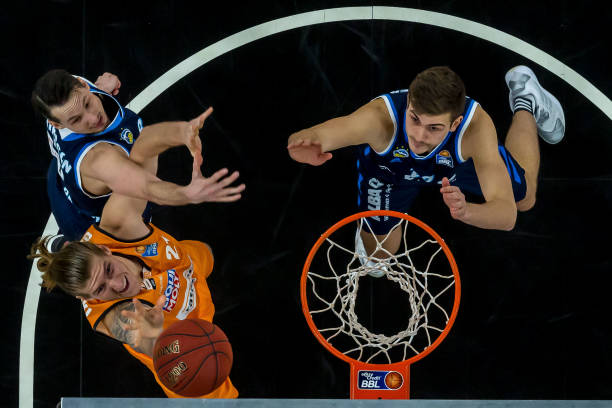 不少参与者 不少参与者