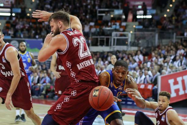 一记扑救 一记扑救